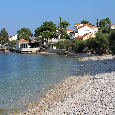 Apartments And Rooms By The Sea Sutivan, Brac - 2943 Exterior photo