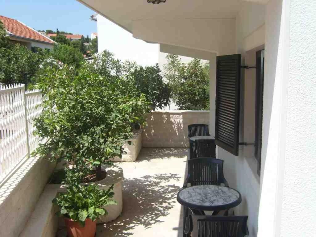Apartments And Rooms By The Sea Sutivan, Brac - 2943 Exterior photo