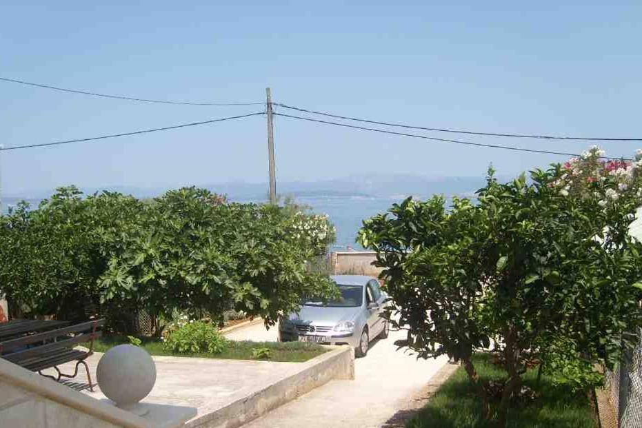 Apartments And Rooms By The Sea Sutivan, Brac - 2943 Exterior photo