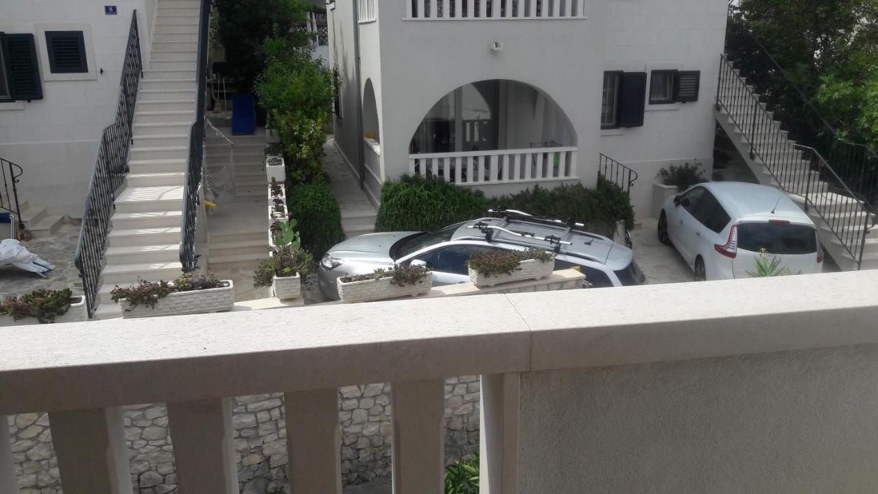 Apartments And Rooms By The Sea Sutivan, Brac - 2943 Exterior photo